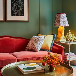 https://the-fifth-avenue-hotel.us-newyorkcity.com