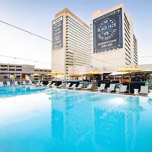 Downtown Grand & Casino Otel